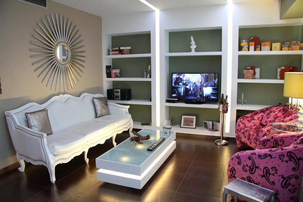 Superior One-Bedroom Apartment