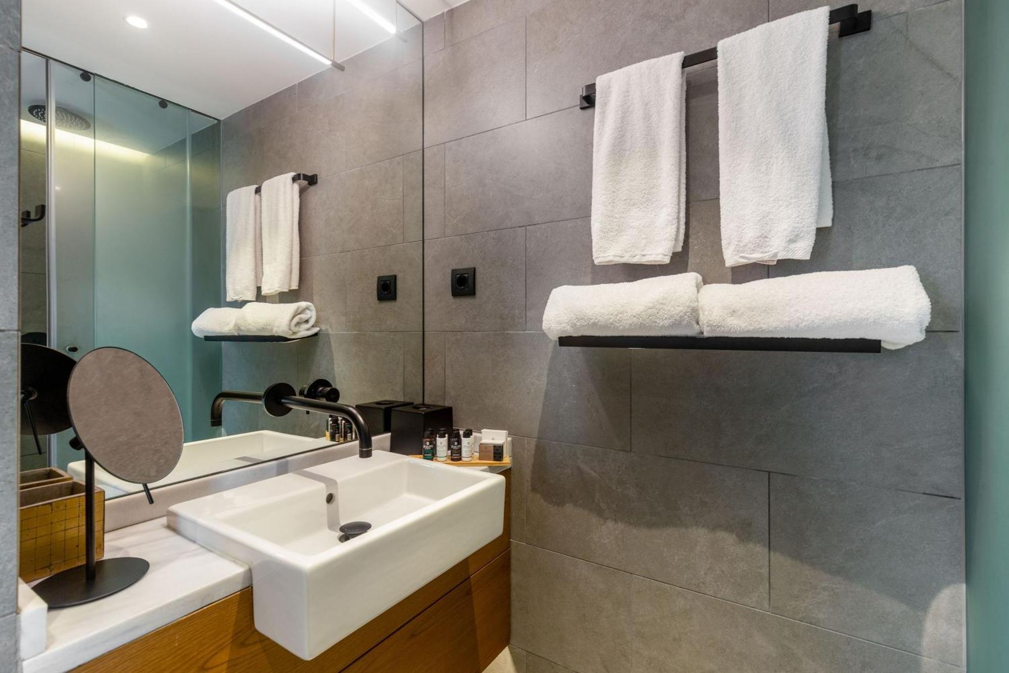 Signature Suite Balcony Acropolis View