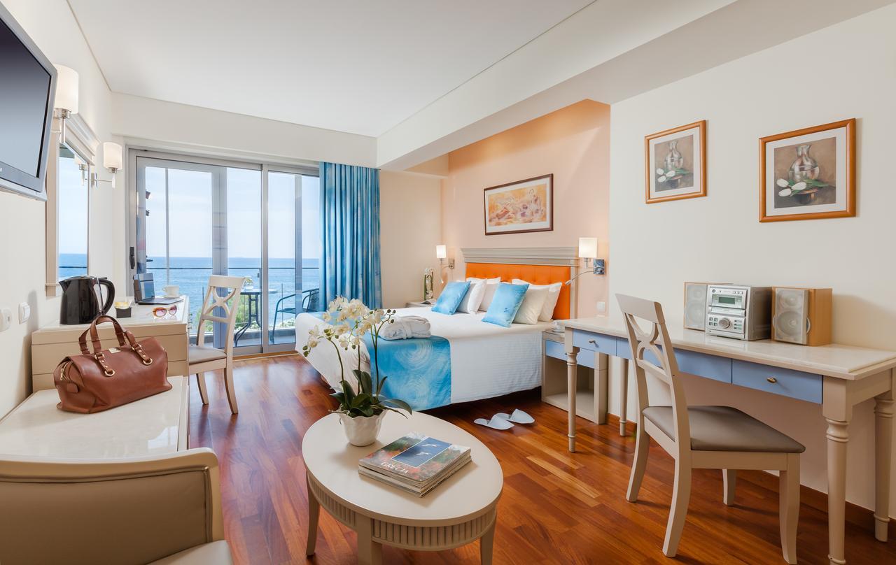 Chambre Double ou Lits Jumeaux - Vue sur Mer